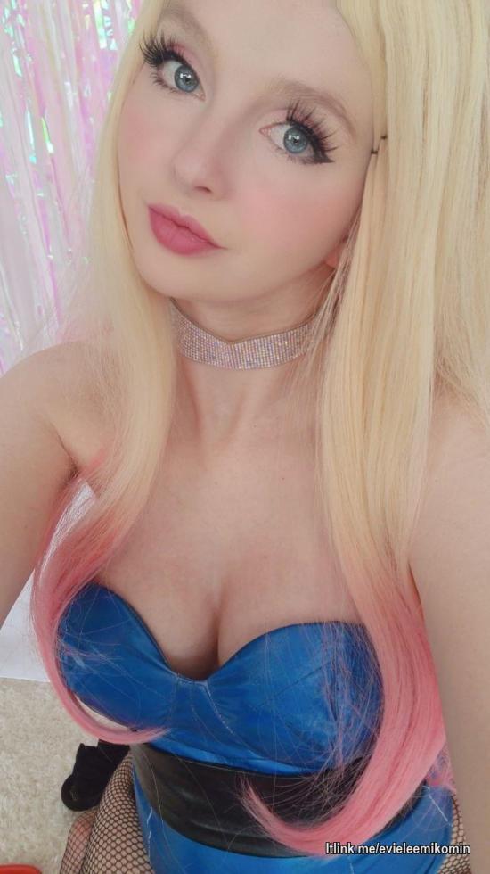 Please subscribe me here if your interested in seeing spicy pics and getting extra special secret announcements! 😉